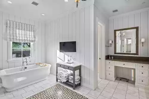 White Bathroom Ideas
