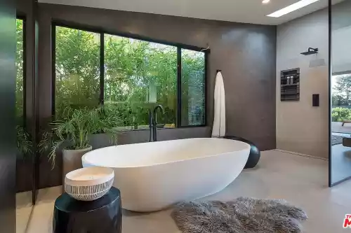 Luxury Bathrooms