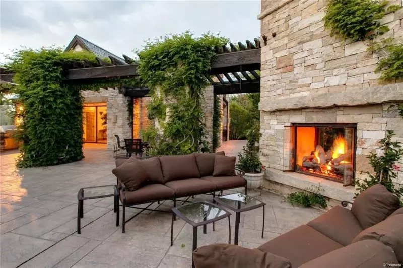 Outdoor Living Spaces