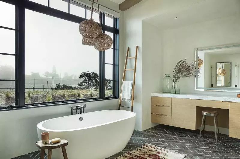Gray Bathroom Decor
