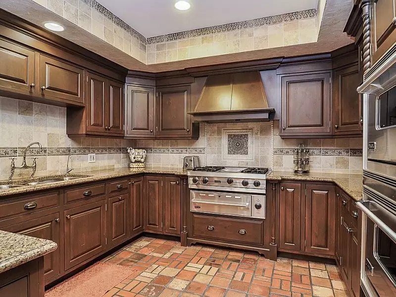 Small Kitchen Layouts