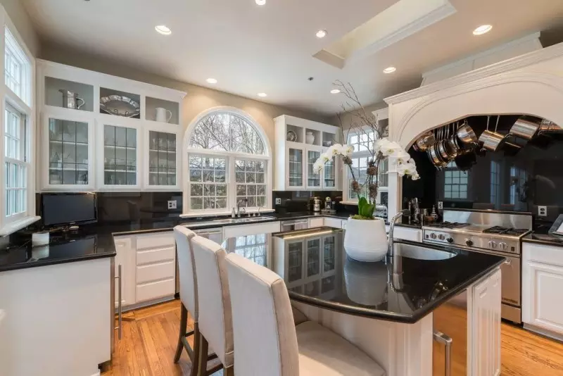 Contemporary Kitchen