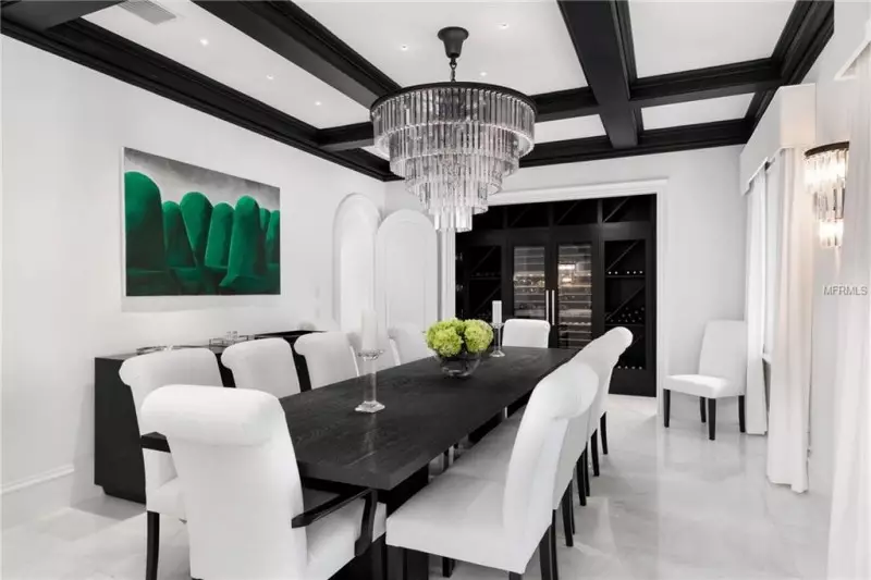 Black and White Kitchen