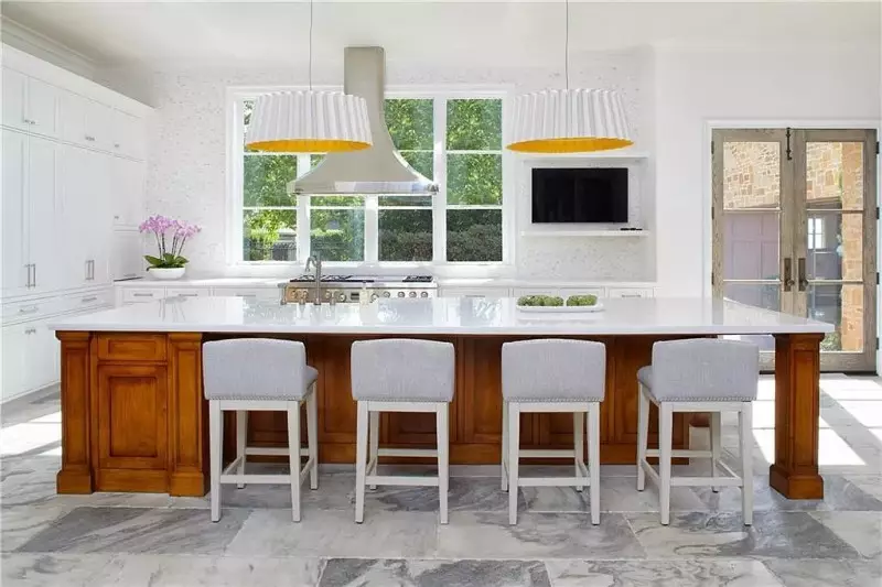 White Kitchen Designs