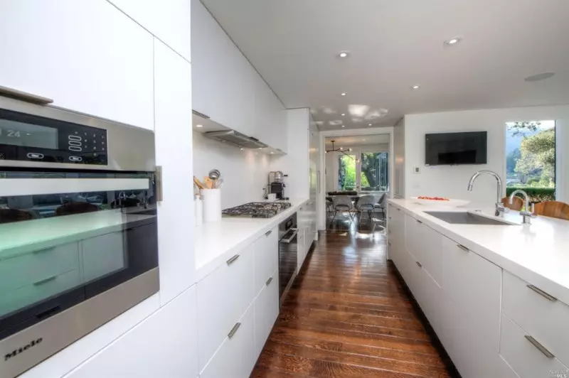 Small Kitchen Layouts