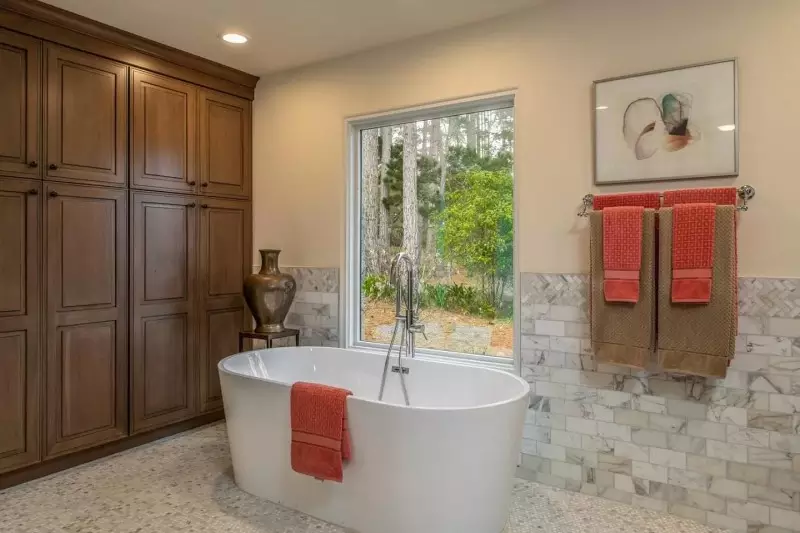 Bathroom Paint