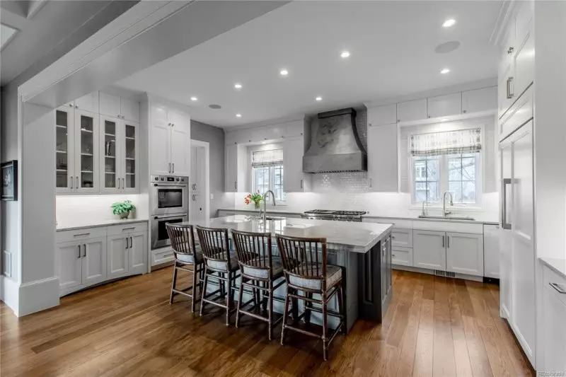 Kitchen Backsplash Ideas with White Cabinets