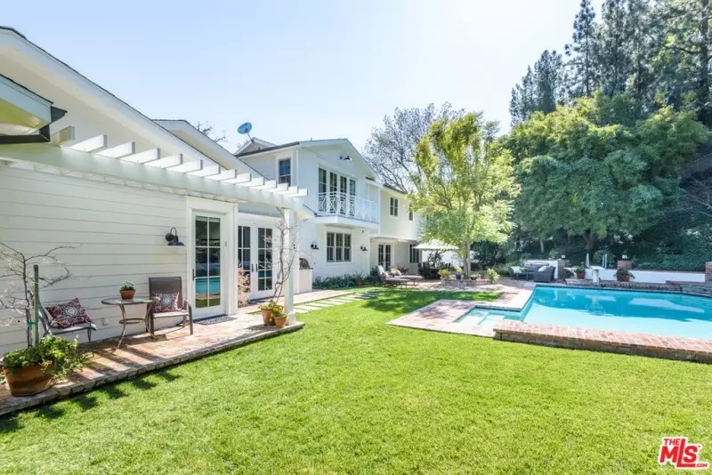 Backyard Landscape Ideas