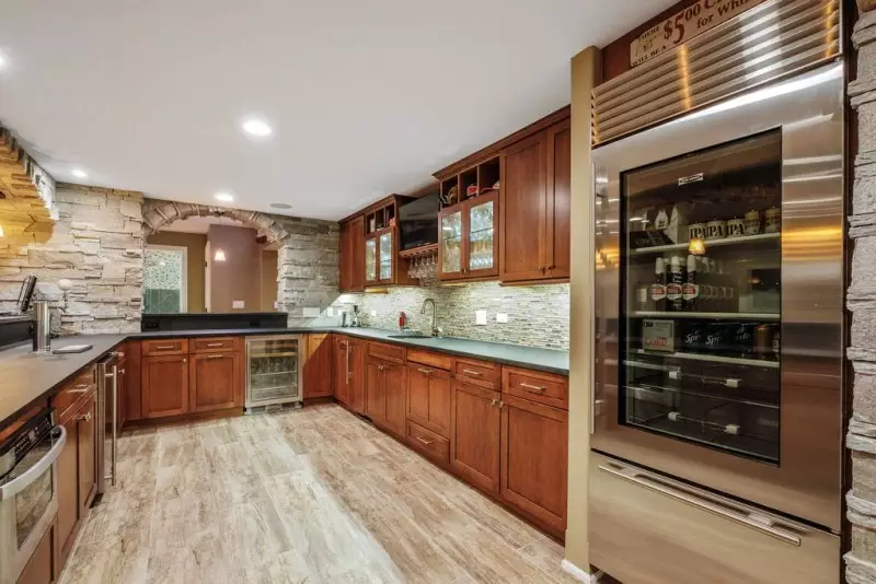 Design and Build a Bar