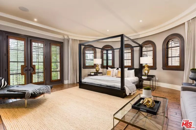 Master Bedroom Decor