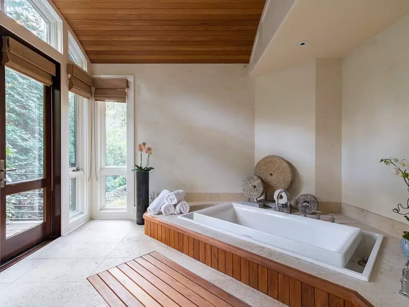 Bathroom Themes