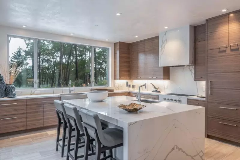 White Quartz Countertops