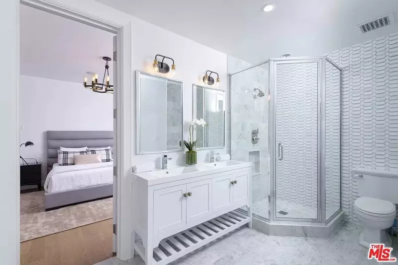 Small Master Bathroom Ideas