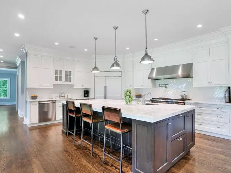 Pictures of Kitchens with White Cabinets