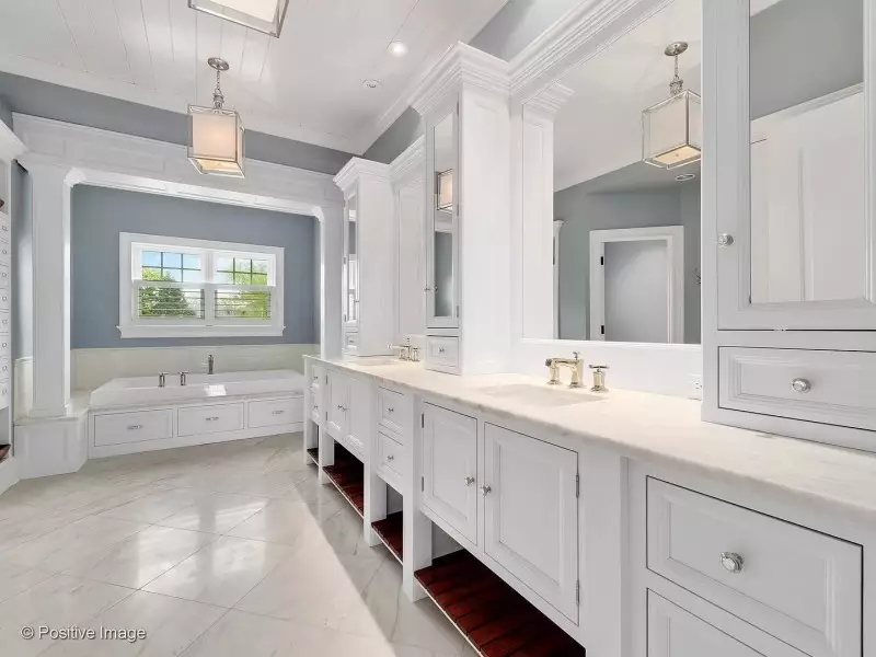 White Bathroom Ideas
