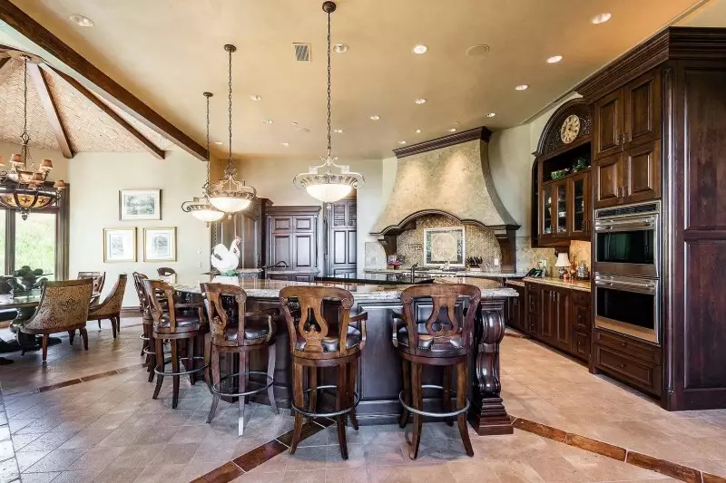 Traditional Kitchen