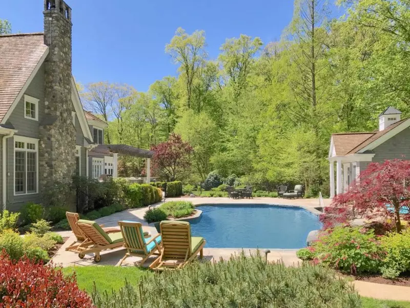 Backyard Flower Ideas
