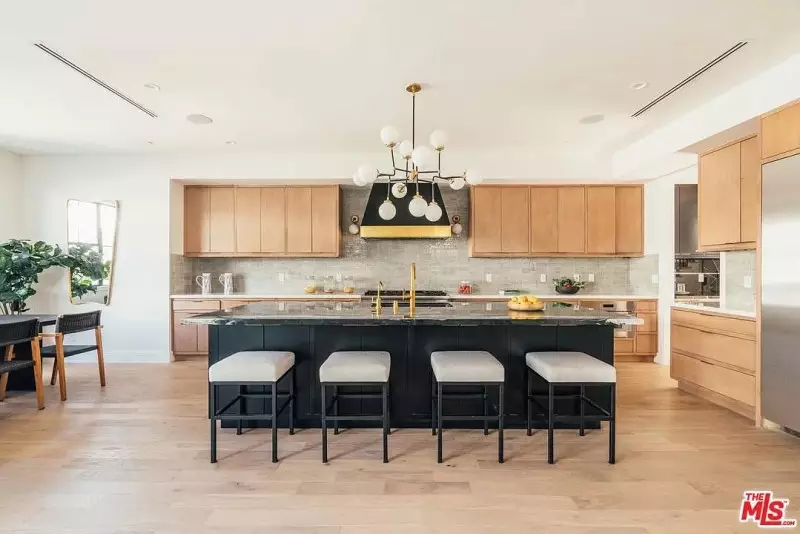 Modern Kitchen