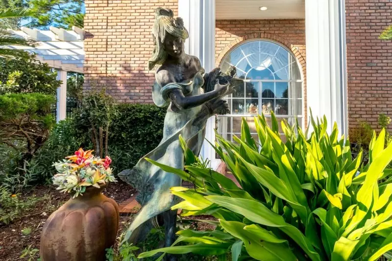 Clay Flower Pots and Urns