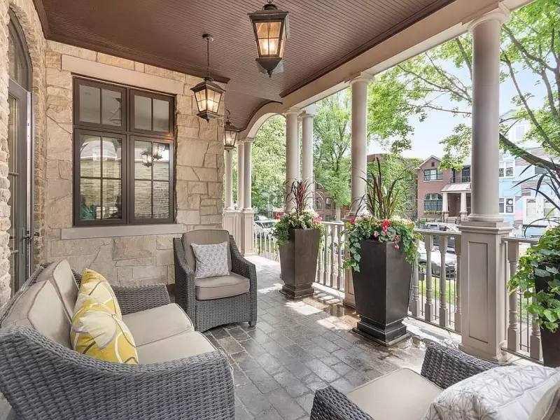 Front Patio Decor