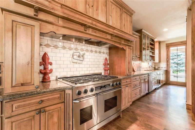 Stove Backsplash
