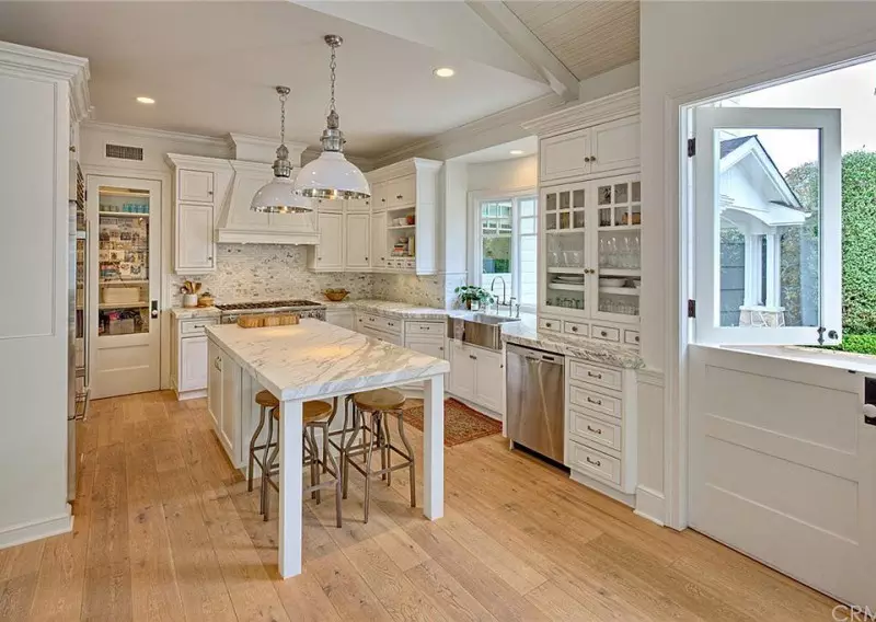 Small Kitchen Layouts