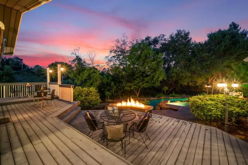 Deck Lighting Fixtures