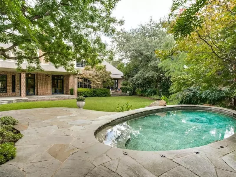 Small Backyard Pools