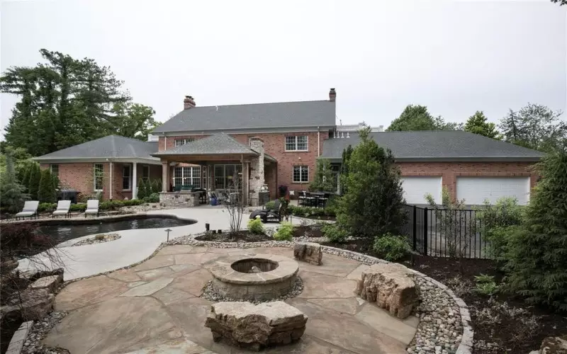 Outdoor Fire Pit