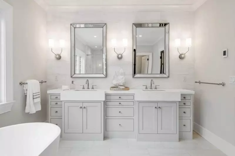 Bathroom Light Fixures