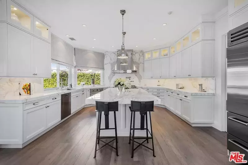 Kitchen Cabinet Crown Molding