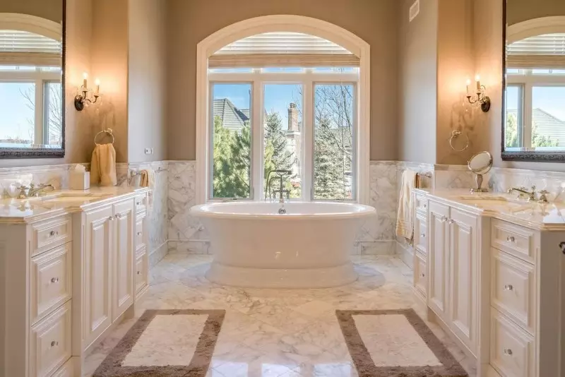 Bathtubs and Showers