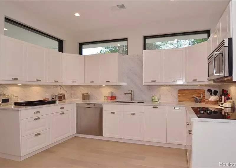 Small Kitchen Designs