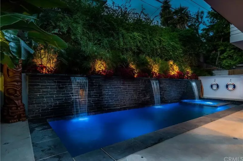 Pool Fountains
