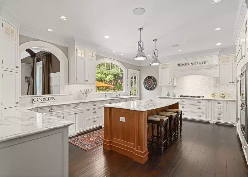 What Kind of Paint to Use on Kitchen Cabinets