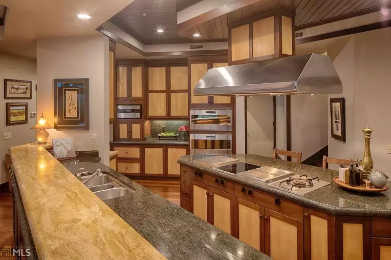 Kitchen Cabinet Design