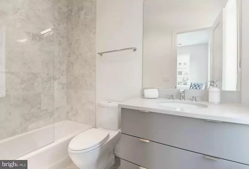 gray bathroom ideas