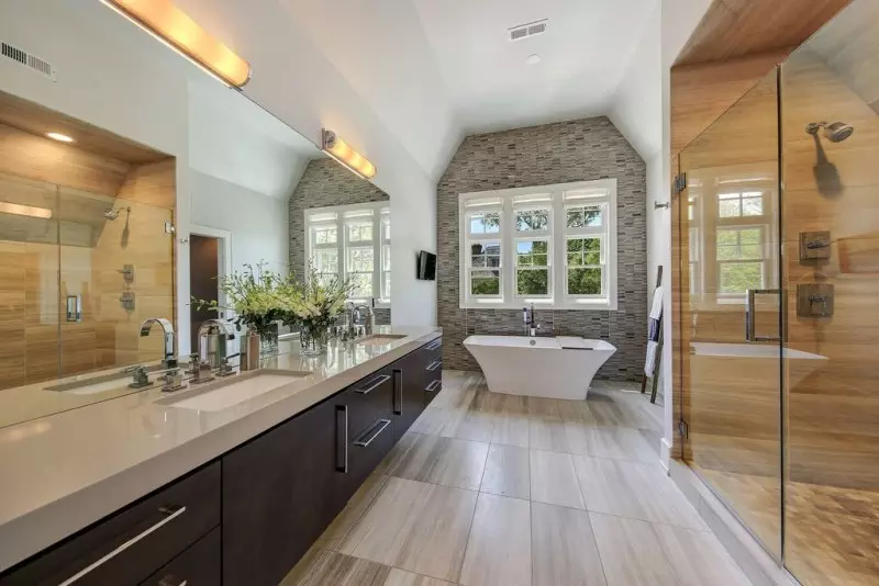 Contemporary Bathrooms