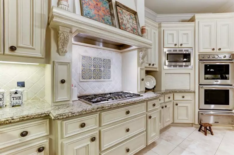 White Kitchen Cabinets Ideas