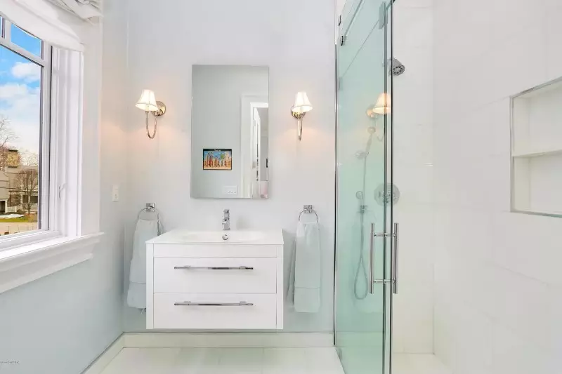 small bathroom ideas